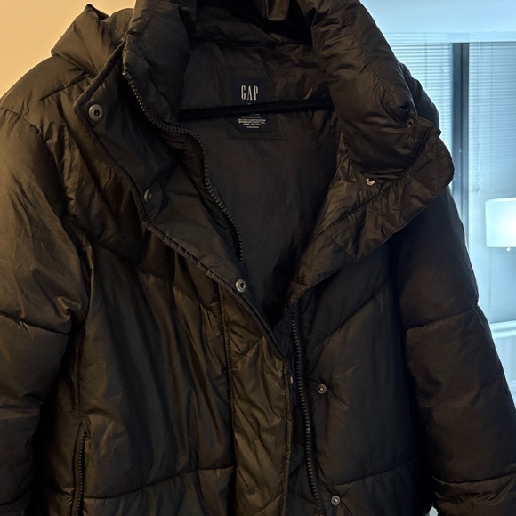 GAP Black Big Puff Cropped Coat - Picture 2 of 5